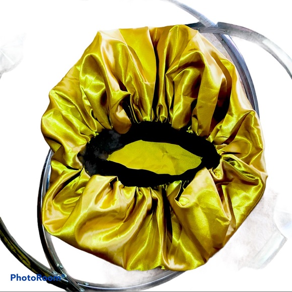 Bonnet - Picture 1 of 1